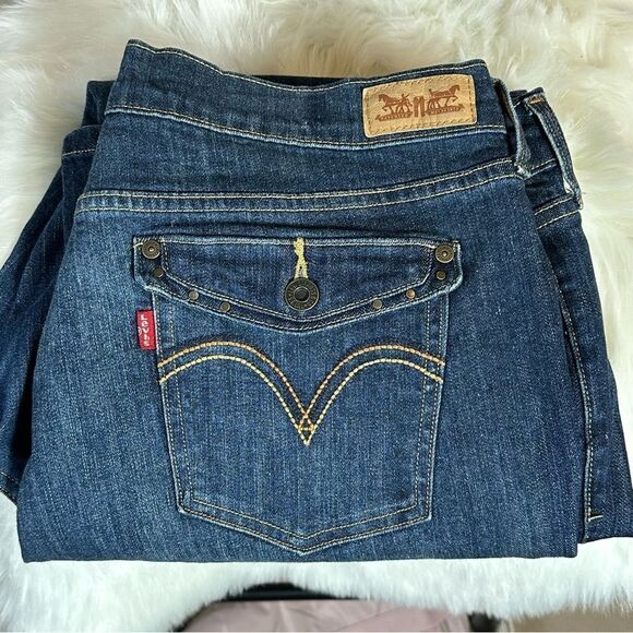 Levi’s Bootcut Jeans    - Picture 1 of 8